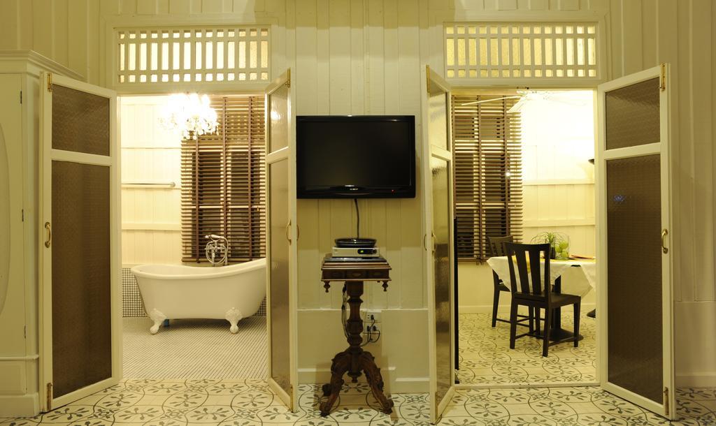 The Hen Hua Hin Hotel Quarto foto