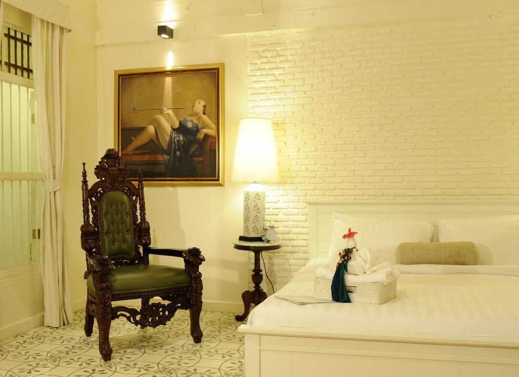 The Hen Hua Hin Hotel Quarto foto