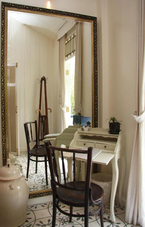 The Hen Hua Hin Hotel Quarto foto
