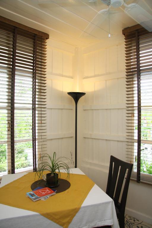 The Hen Hua Hin Hotel Quarto foto